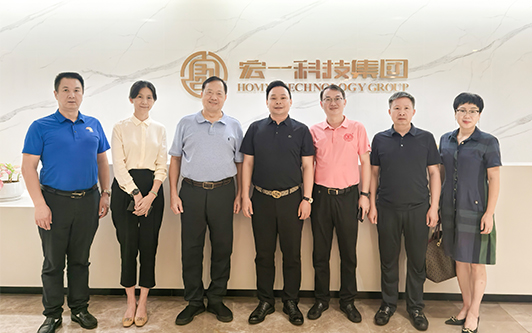 深圳市原市委常委、深圳警备区政委、党委书记等领导莅临云海游戏调研，共话未来创新发展之路！
